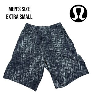 Lululemon Men's T.H.E. Shorts XS Chevron Reflective Black Gray Linerless‎ Gym